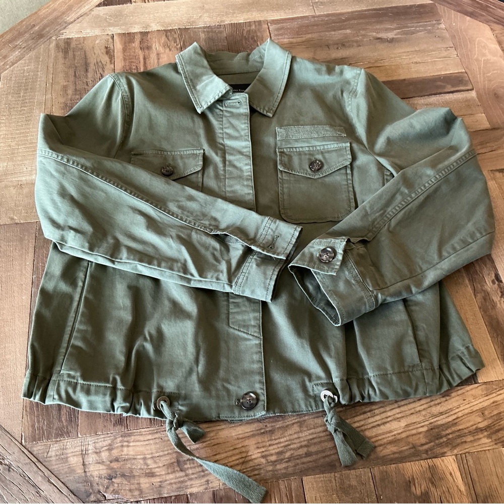 Banana Republic Modern Fit Cropped Olive Green Utility Jacket, Size L
